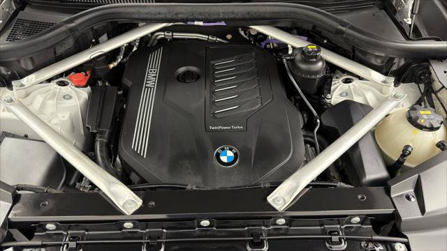 Used 2023 BMW X5 xDrive40i w/ Premium Package AWD/4WD image 38