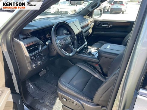 Used 2025 GMC Yukon XL Denali w/ Advanced Technology Package AWD/4WD image 41