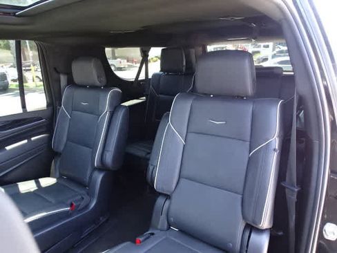 Used 2022 Cadillac Escalade ESV Sport AWD/4WD image 20