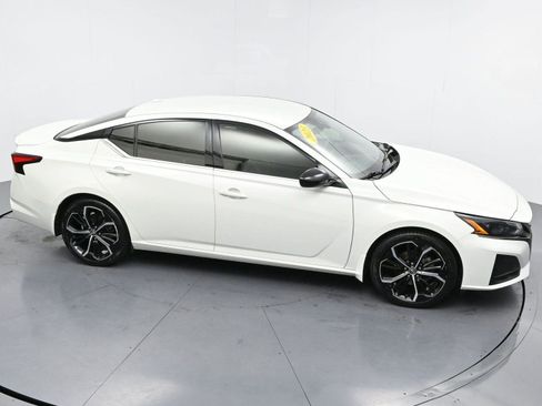 Used 2023 Nissan Altima 2.5 SR image 32