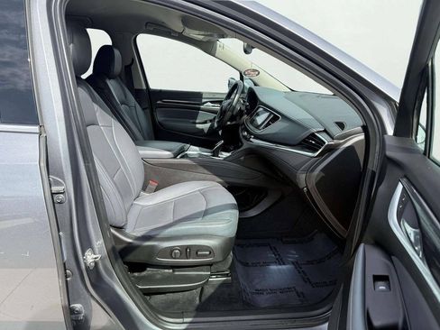 Used 2019 Buick Enclave Essence AWD/4WD image 13