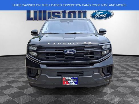Used 2025 Ford Expedition Active AWD/4WD image 2