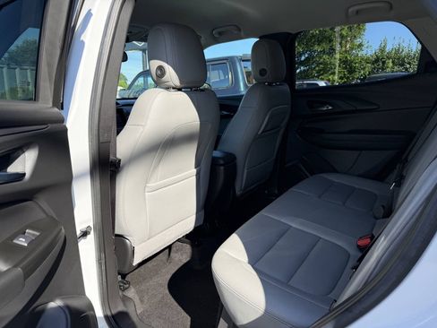 Used 2021 Chevrolet TrailBlazer LT w/ Premium Seating Package FWD image 10