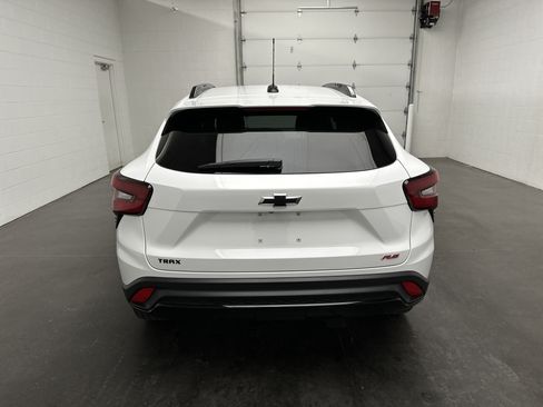 Used 2024 Chevrolet Trax RS w/ Driver Confidence Package FWD image 8