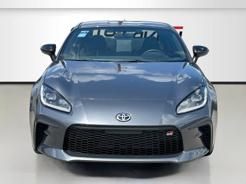 Used 2025 Toyota GR86 Premium w/ ALL Weather Mat Package (TMS) RWD image 2