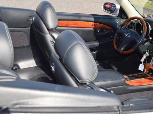 Used 2004 Lexus SC 430 Convertible image 26