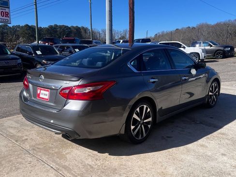Used 2016 Nissan Altima 2.5 SR image 6