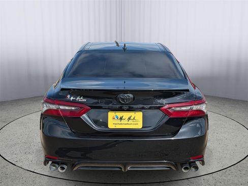 Used 2024 Toyota Camry XSE FWD image 4