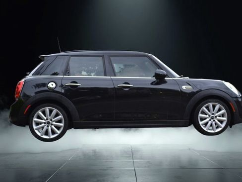 Used 2018 MINI Cooper S FWD image 9