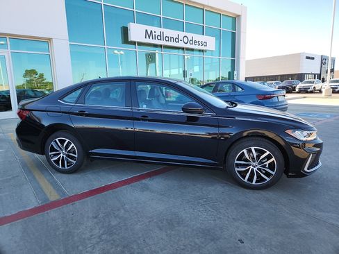 New 2026 Volkswagen Jetta SE image 8