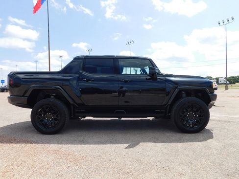 New 2025 GMC Hummer EV 3X w/ LPO, Dark Essentials Package image 20