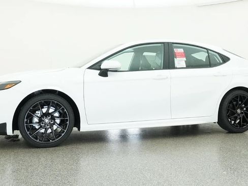 New 2026 Toyota Camry SE FWD image 18