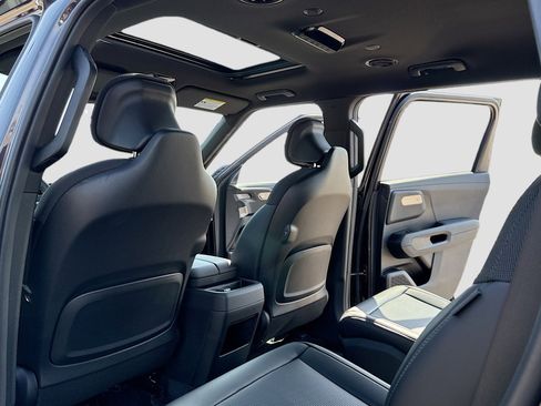 New 2027 Kia Telluride S image 6