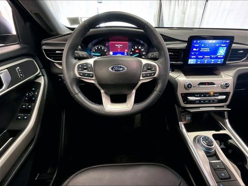 Used 2023 Ford Explorer XLT w/ Equipment Group 202A AWD/4WD image 5
