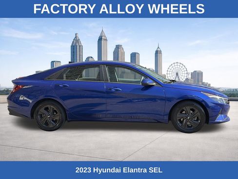 Used 2023 Hyundai Elantra SEL image 5