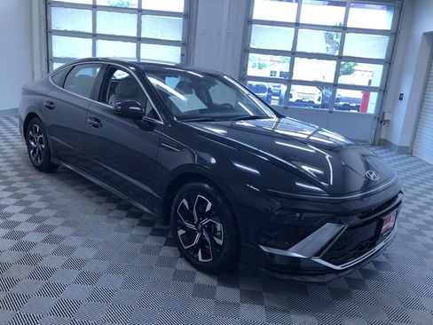 Used 2025 Hyundai Sonata SEL FWD image 35