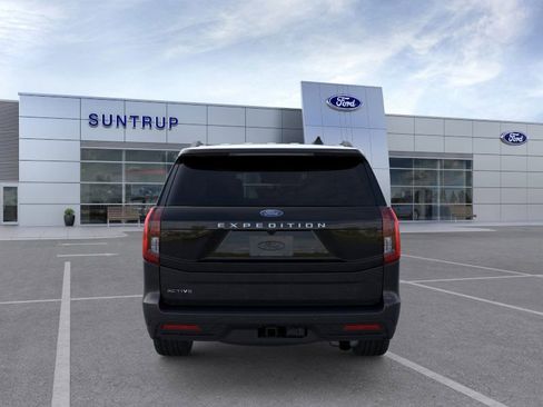 New 2026 Ford Expedition Active image 5