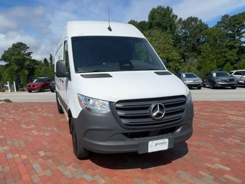 Used 2025 Mercedes-Benz Sprinter 2500 image 5