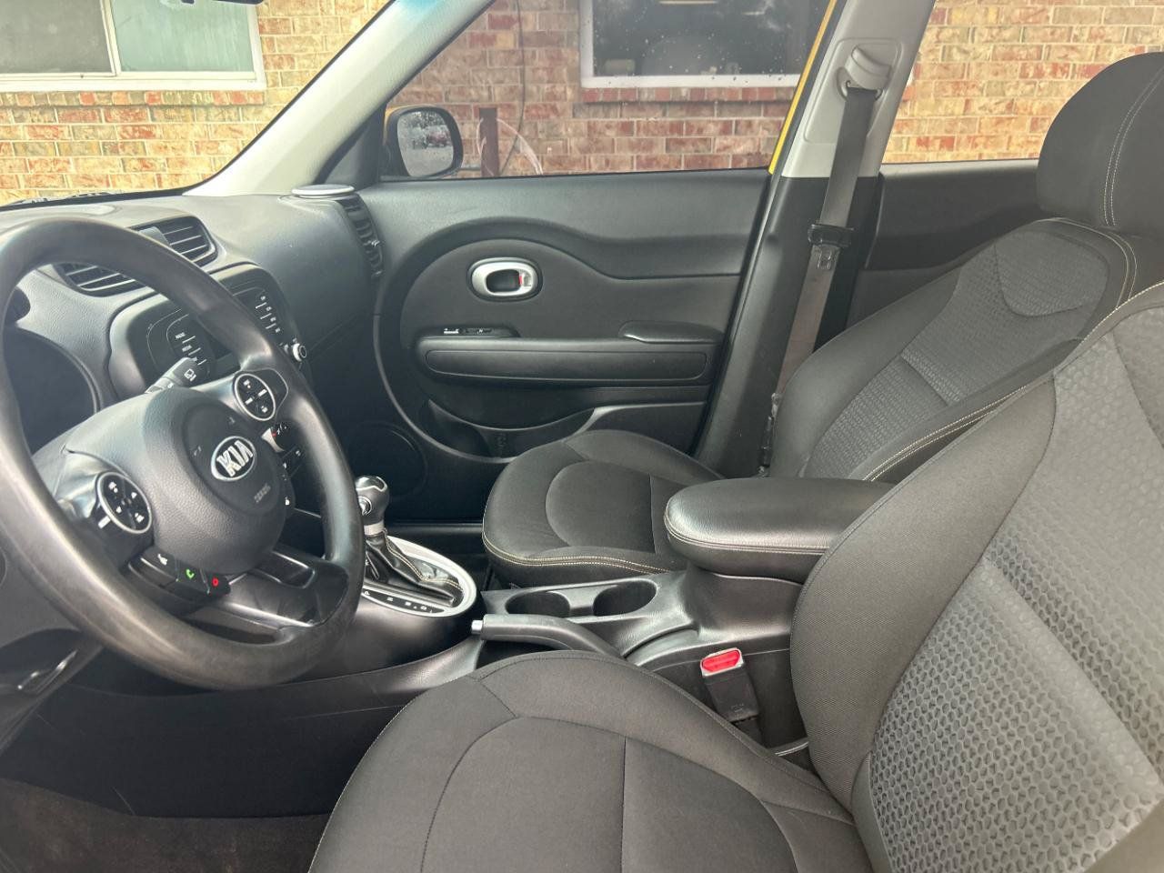 Used 2014 Kia Soul + FWD image 17