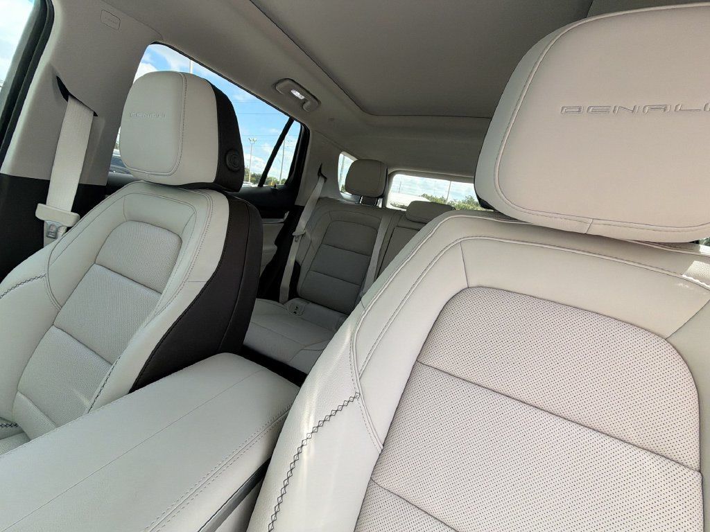 Used 2027 GMC Terrain Denali AWD/4WD image 27