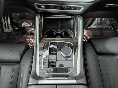 Certified 2024 BMW X6 xDrive40i w/ Premium Package image 39