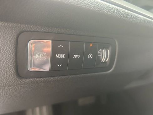 Used 2026 Chevrolet Traverse LT w/ Sun and Wheel Package image 25