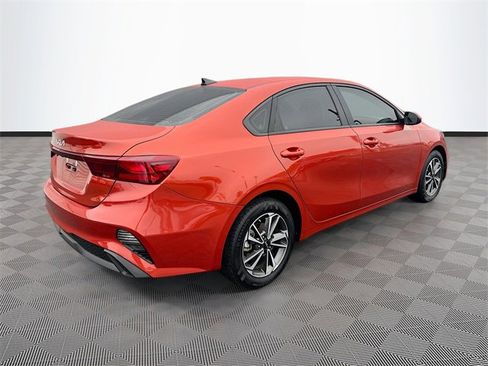 Used 2023 Kia Forte LXS image 7