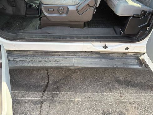 Used 2016 Ford F250 XLT w/ XLT Interior Package AWD/4WD image 24