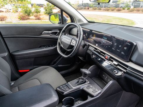 Used 2026 Kia Sportage LX w/ LX Convenience Package FWD image 12