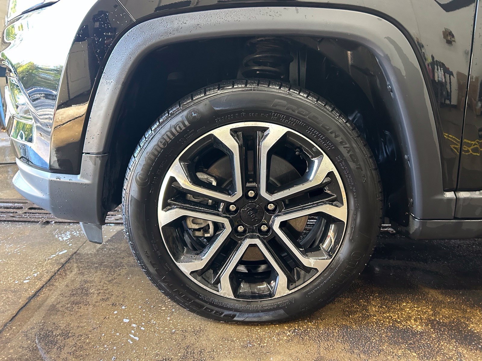 Certified 2024 Jeep Compass Limited AWD/4WD image 36