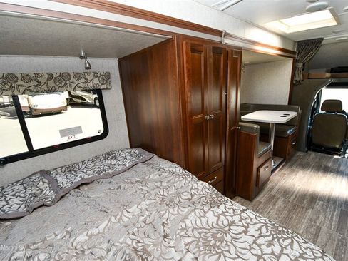 Used 2017 Mercedes-Benz Sprinter 3500 image 10