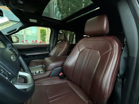 Used 2024 Ford Expedition Max Limited AWD/4WD image 9