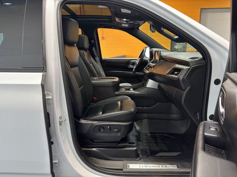 Used 2023 Chevrolet Tahoe Z71 w/ Luxury Package AWD/4WD image 20