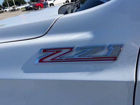 Used 2022 Chevrolet Suburban Z71 w/ Z71 Off-Road Package AWD/4WD image 3