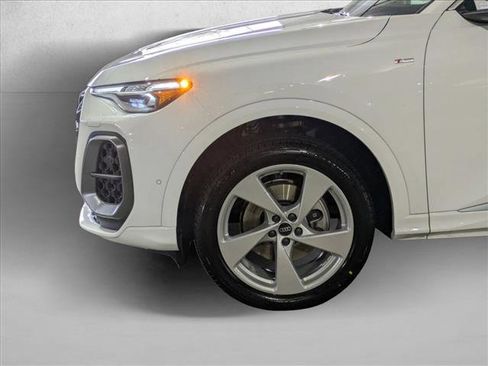 Certified 2025 Audi Q5 Premium Plus w/ Premium Plus AWD/4WD image 30