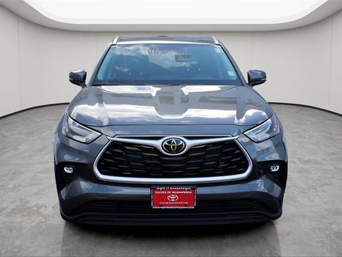 Certified 2025 Toyota Highlander XLE image 7