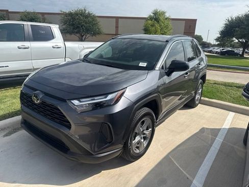 Used 2025 Toyota RAV4 LE AWD/4WD image 6