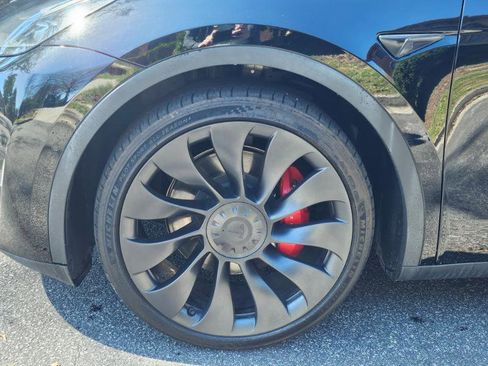 Used 2022 Tesla Model Y Performance image 17