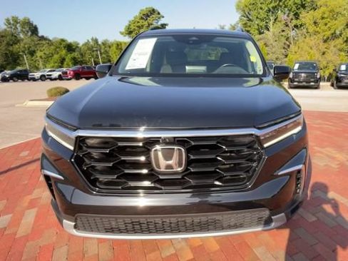 Used 2025 Honda Pilot Elite image 4