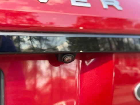 Used 2017 Land Rover Range Rover Evoque SE Premium image 11