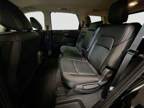 Used 2024 Nissan Pathfinder SL w/ Cargo Package AWD/4WD image 27