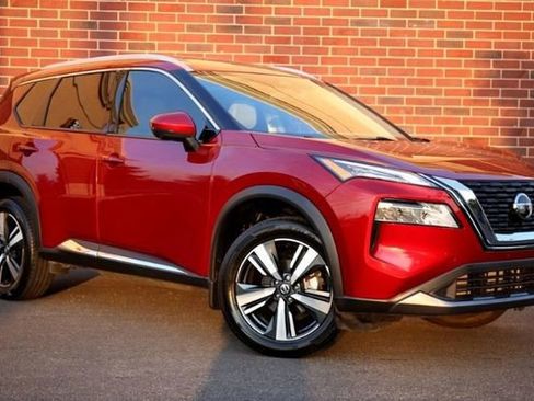 Used 2023 Nissan Rogue SL image 3