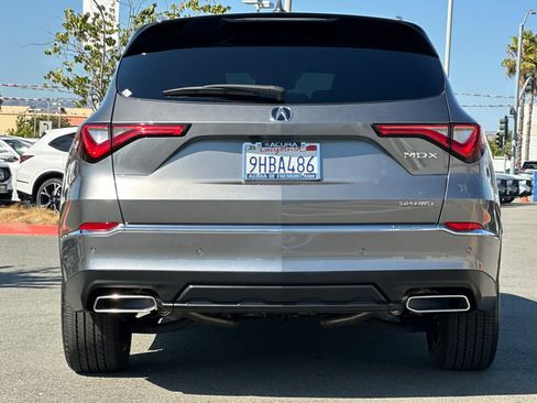 Used 2023 Acura MDX SH-AWD w/ Advance Package image 5