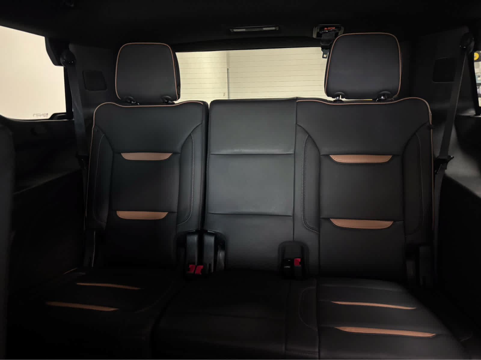 Used 2024 GMC Yukon AT4 AWD/4WD image 13
