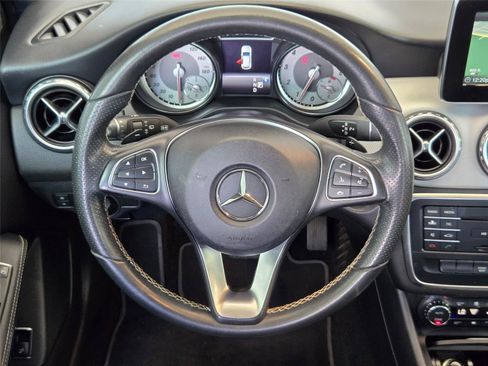 Used 2017 Mercedes-Benz GLA 250 image 14