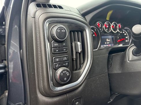 Used 2022 Chevrolet Silverado 1500 LT Trail Boss w/ Bed Protection Package AWD/4WD image 18