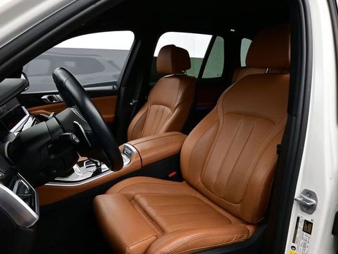 Used 2021 BMW X5 M50i w/ Premium Package image 5