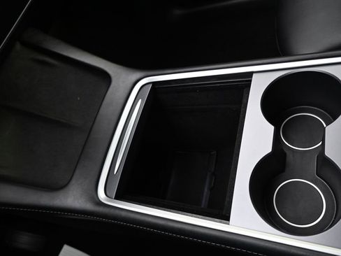 Used 2023 Tesla Model Y Long Range image 32