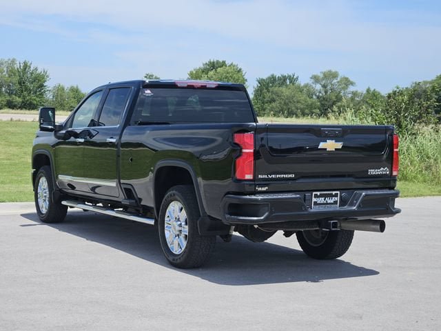 Used 2024 Chevrolet Silverado 2500 High Country w/ Technology Package AWD/4WD image 5