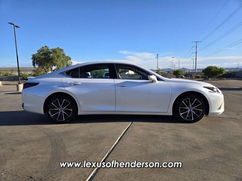 Used 2025 Lexus ES 300h w/ Premium Package FWD image 7